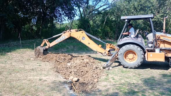 Realizan reparación de drenaje en Nexpa para fortalecer servicios públicos