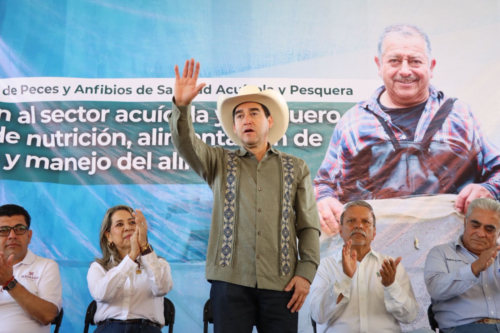 CAPACITAN A PRODUCTORES ACUÍCOLAS Y PESQUEROS EN ATLAPEXCO