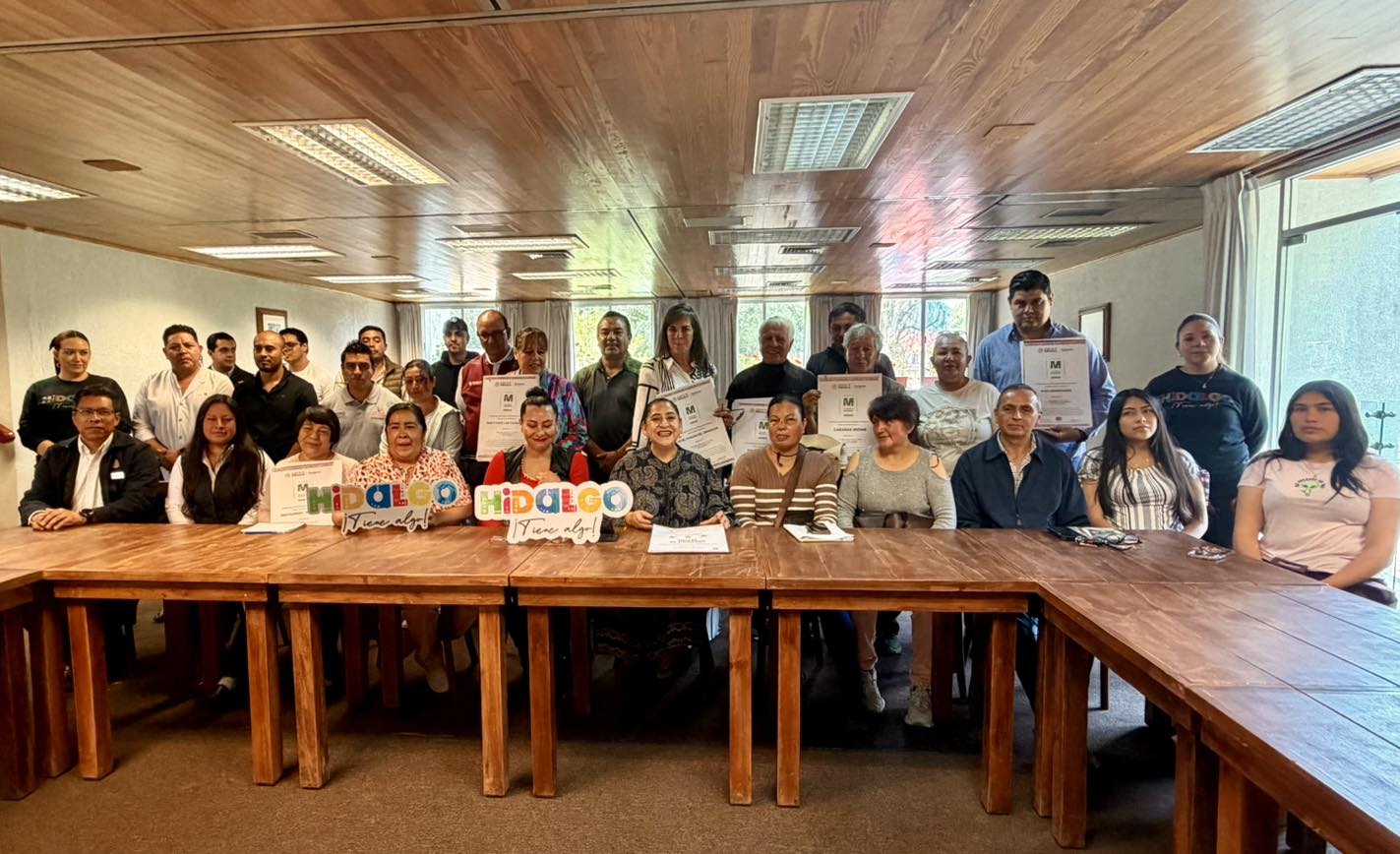 REALIZAN CAPACITACIÓN TURÍSTICA Y ENTREGAN DISTINTIVOS EN MINERAL DEL CHICO