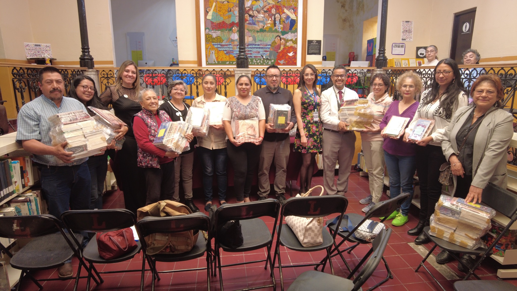 ENTREGAN ACERVOS BIBLIOGRÁFICOS A MEDIADORES DE LECTURA EN HIDALGO